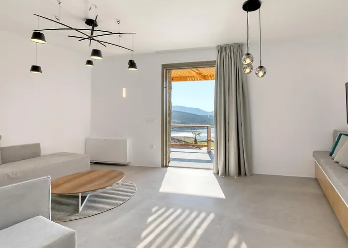 Panormos Bay Suites 酒店