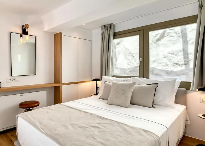 Panormos Bay Suites Hotell 5*